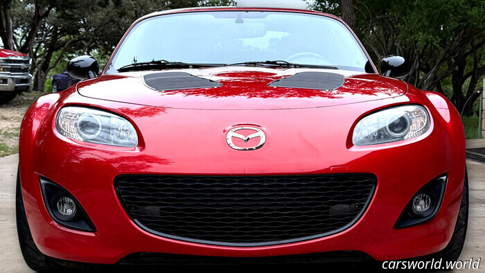 Эта Miata Улыбается, потому что скрывает Что-то важное | Carscoops
